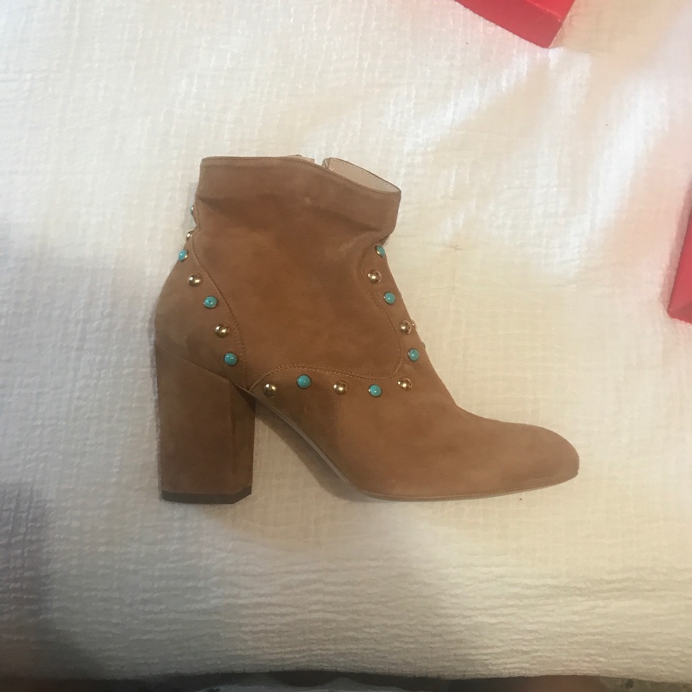 Axel ankle boots - like new!